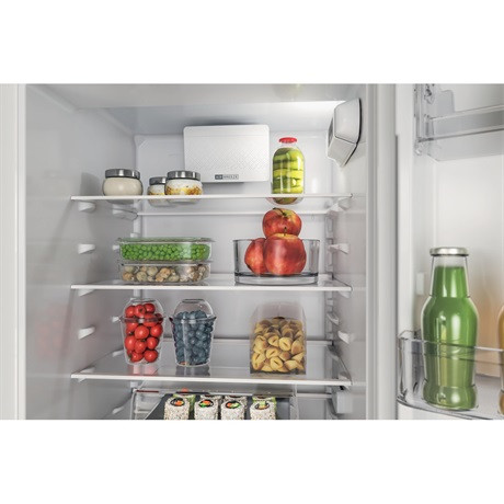 Whirlpool HŰTŐ ALULFAGYASZTÓS BEÉPÍTHETŐ WHC18D011A2