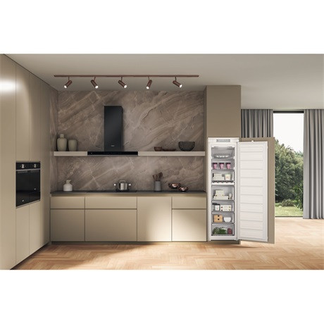 Whirlpool FAGYASZTÓSZEKRÉNY BEÉPÍTHETŐ 8 REKESZ WHSD18F013D1